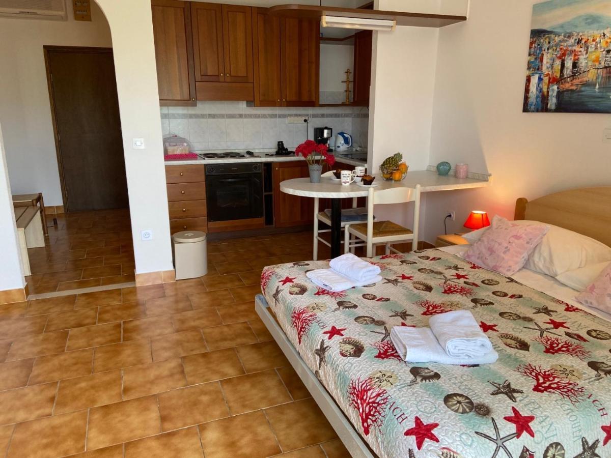 Apartments Tri Zala Žrnovo エクステリア 写真