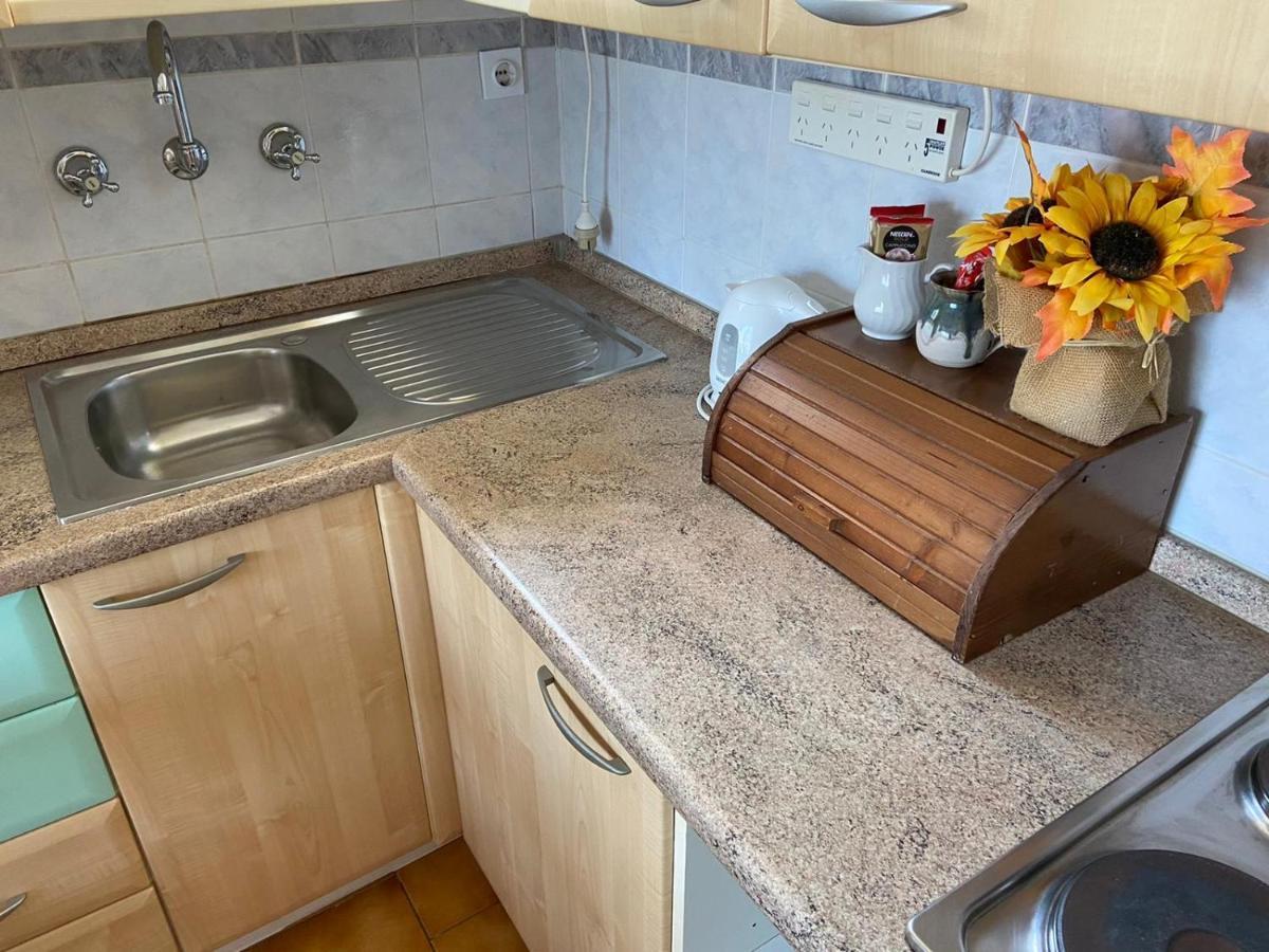 Apartments Tri Zala Žrnovo エクステリア 写真