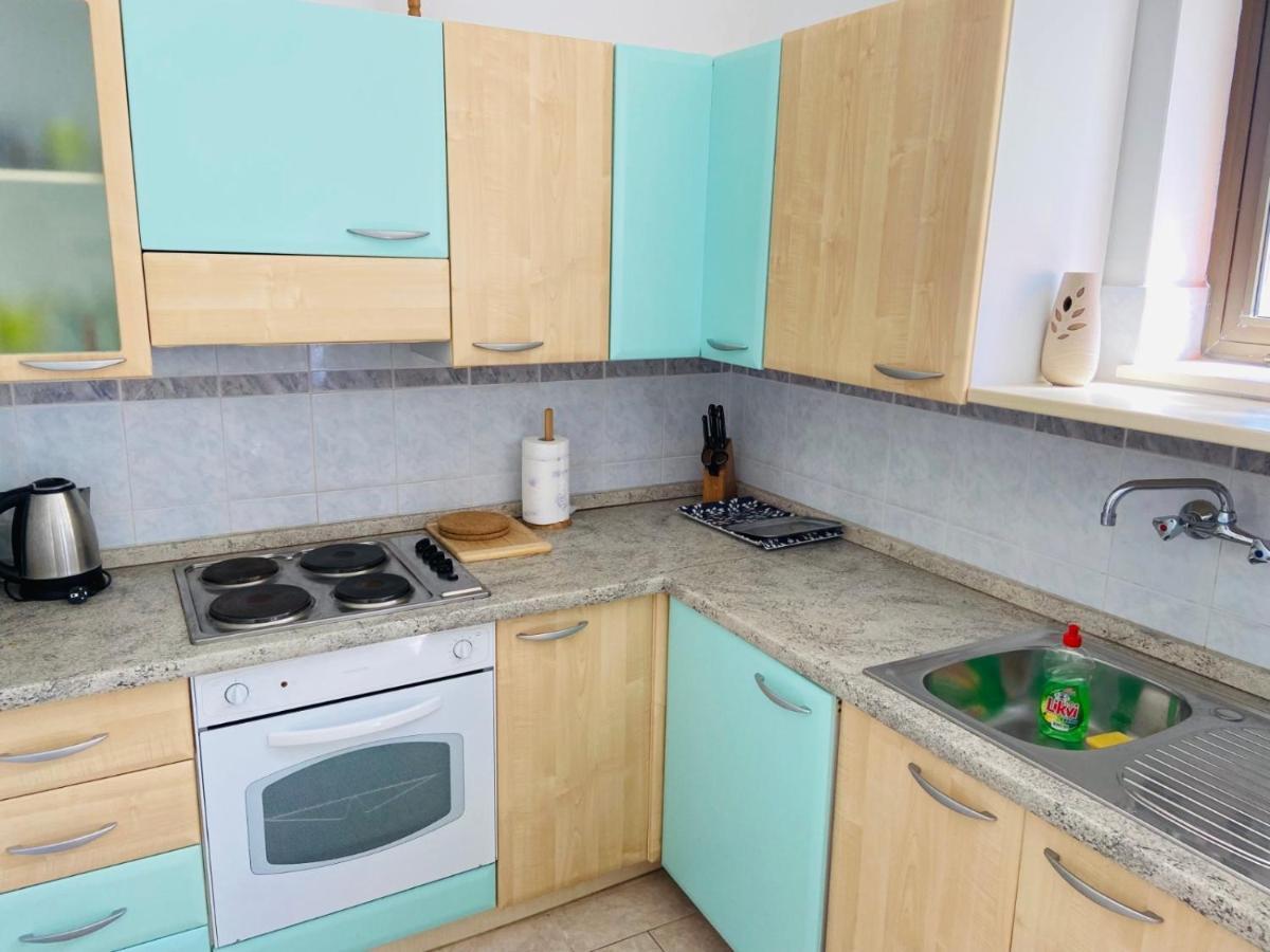 Apartments Tri Zala Žrnovo エクステリア 写真