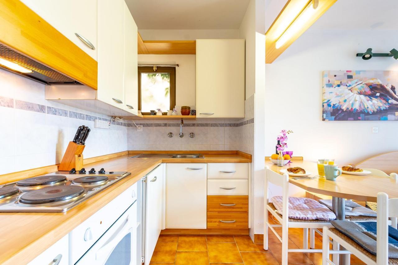 Apartments Tri Zala Žrnovo エクステリア 写真